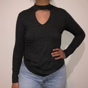 ⭐️⭐️⭐️LONG SLEEVE CUT OUT MOCK NECK
